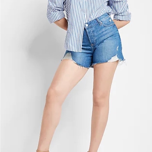 EXPRESS Curvy Mid Rise Button Fly Boyfriend Jean Shorts - Picture 2 of 7